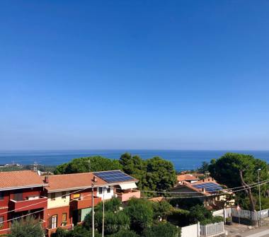 Trilocale in vendita a Aci Catena, Frazione Aci San Filippo, Via Ceuta 4