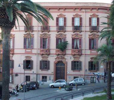 Ufficio in affitto a Cagliari, Frazione Centro città, Piazza Giovanni Marghinotti 1