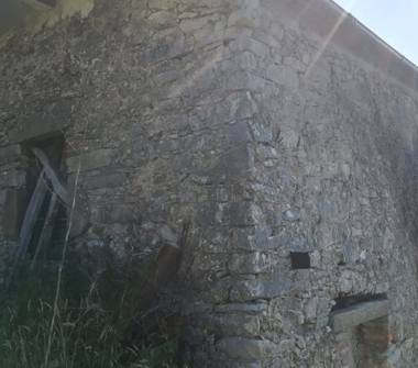 Rustico/Casale in vendita a Camaiore, Frazione Fibbiano, frazione Fibbiano 10/b