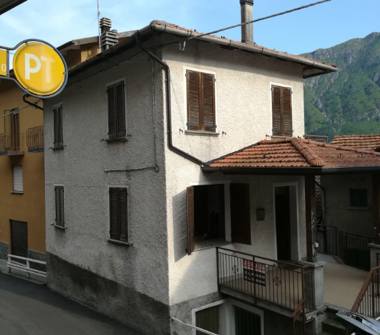 Casa indipendente in vendita a Garzeno (Como), Via Roma 30