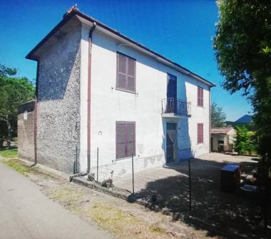 Casa indipendente in vendita a San Giovanni Incarico (Frosinone), Via Colleperello 36