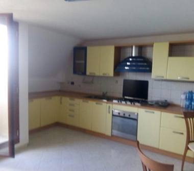 Trilocale in vendita a Catanzaro, Frazione Catanzaro Marina, Viale Barlaam da Seminara 36