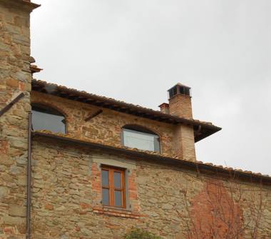 Rustico/Casale in vendita a Capolona, Frazione Apia