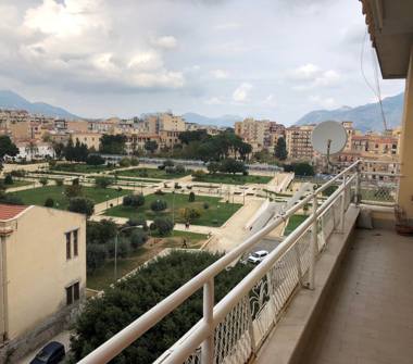 Quadrilocale in vendita a Palermo, Zona Zisa, Via Zisa 66