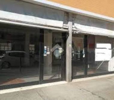 Negozio in affitto a Firenze, Zona Firenze Nova, Via Giuseppe Galliano 142/a/b