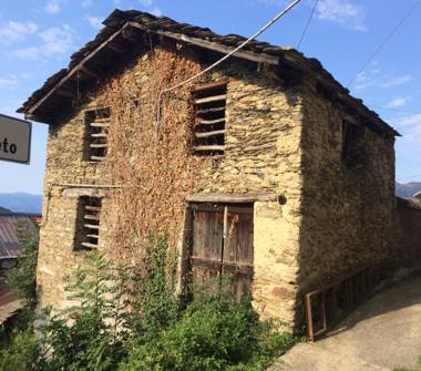 Rustico/Casale in vendita a Sueglio (Lecco)