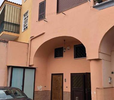 Casa indipendente in vendita a Giugliano in Campania (Napoli), Via Biagio Riccio 32