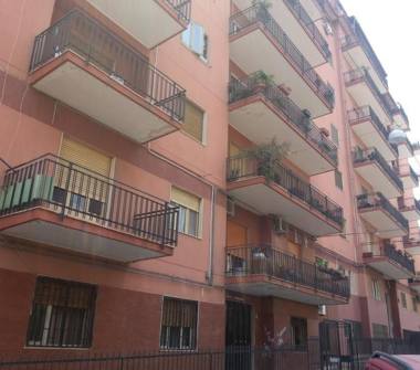 Trilocale in vendita a Catania, Zona Ognina, Via Antonio Prestinenza 2