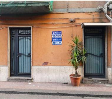Negozio in vendita a Paternò (Catania), Via Fiume 94