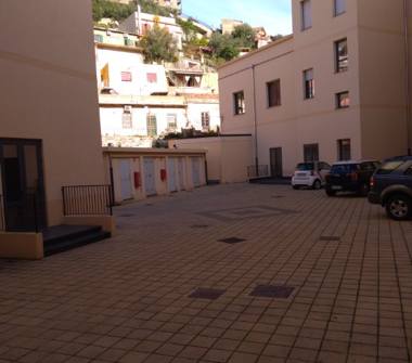 Casa indipendente in vendita a Messina, Frazione Centro città, Via Pietro Castelli 66