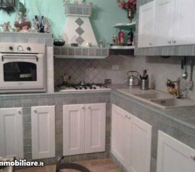 Quadrilocale in vendita a Roma, Zona Torre Angela