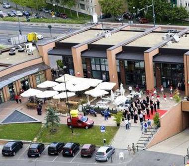 Negozio in vendita a Torino, Zona Parella