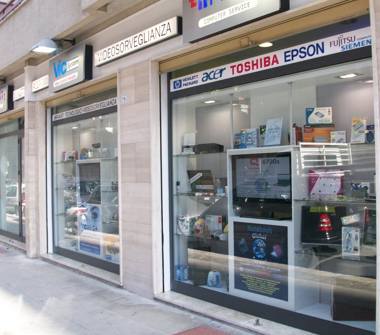 Negozio in vendita a Palermo, Zona Cantieri