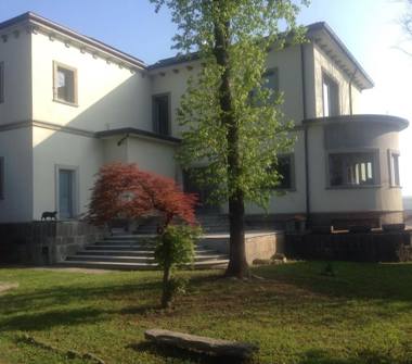 Villa in vendita a Jerago con Orago, Frazione Orago