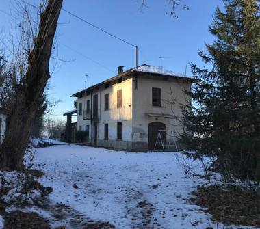 Rustico/Casale in vendita a Calamandrana (Asti), Via Zoccola 10