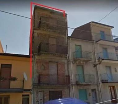 Casa indipendente in vendita a Santa Domenica Vittoria (Messina)