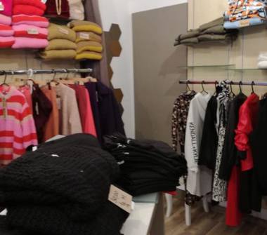 Negozio di abbigliamento in vendita a Giaveno (Torino)