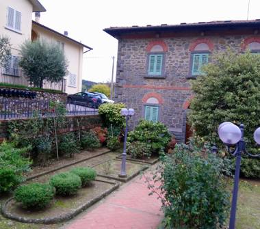 Casa indipendente in vendita a Lamporecchio, Frazione San Baronto