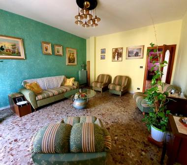 Quadrilocale in vendita a Adelfia (Bari), Via Don Luigi Sturzo 13