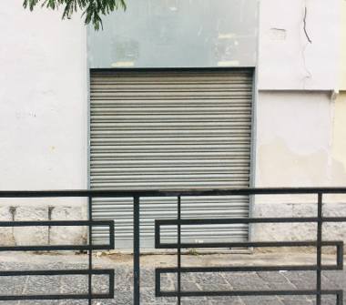 Negozio in vendita a Napoli, Zona Secondigliano, Corso Secondigliano 382