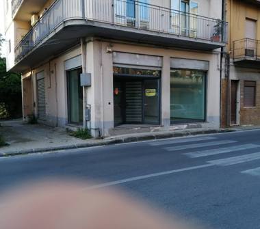 Negozio in affitto a Pace del Mela, Frazione Giammoro, Via Nazionale 64