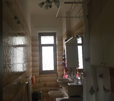 Bilocale in vendita a Milano, Zona Certosa, Viale Certosa 29