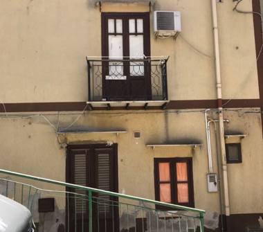 Casa indipendente in vendita a Aliminusa (Palermo), Via delle Fonti 8