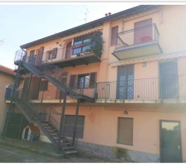 Trilocale in vendita a Bregnano (Como), Via Giuseppe Mazzini 27