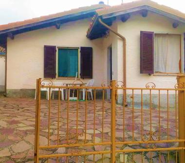 Villa in vendita a Fabbrica Curone, Frazione Montecapraro, Frazione Montecapraro 8