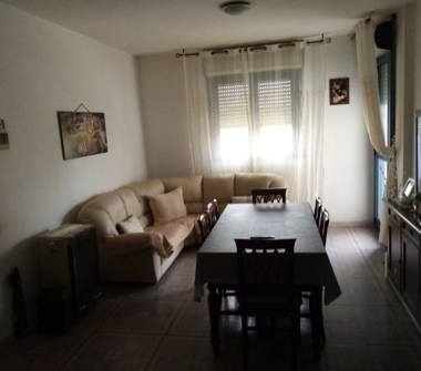 Palazzo/Stabile in vendita a Statte (Taranto), Via Teatro Massimo f 2 scala