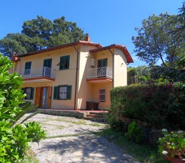 Villetta a schiera in vendita a Ameglia, Frazione Montemarcello