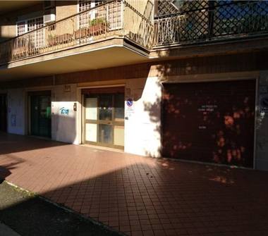Ufficio in affitto a Roma, Zona Romanina, Via la Nebbia 30