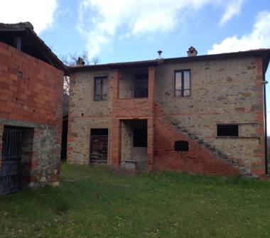 Rustico/Casale in vendita a Bucine, Frazione Ambra