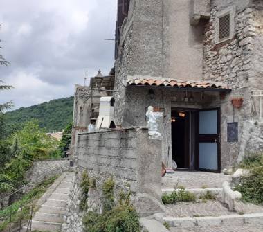 Casa indipendente in vendita a Pereto (L'Aquila)