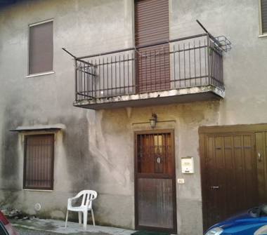 Casa indipendente in vendita a Agrate Conturbia, Frazione Conturbia, Via Motto 21