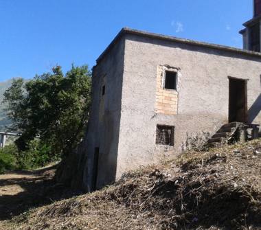 Rustico/Casale in vendita a L'Aquila, Frazione Assergi, Strada Vicinale Carbonera 9