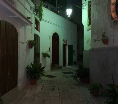 Casa indipendente in vendita a Martina Franca (Taranto), Via metastasio 4