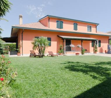 Affitto Casa Vacanze a Ortona, Frazione Villa San Leonardo, Via Palazzo 40