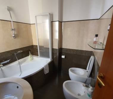 Trilocale in vendita a Roma, Zona Cinecittà, Viale Antonio Ciamarra 262