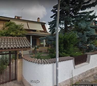 Villa in vendita a Roma, Zona Romanina, Via Renato Caporali 11