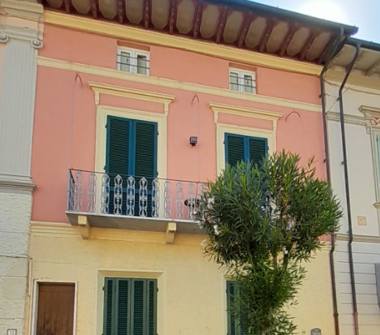 Casa indipendente in affitto a Viareggio (Lucca), Via Guglielmo Oberdan 14