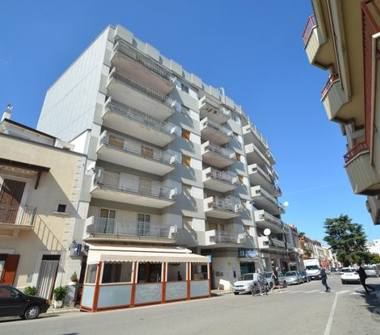 Quadrilocale in vendita a Sammichele di Bari (Bari), Piazza Aldo Moro 26