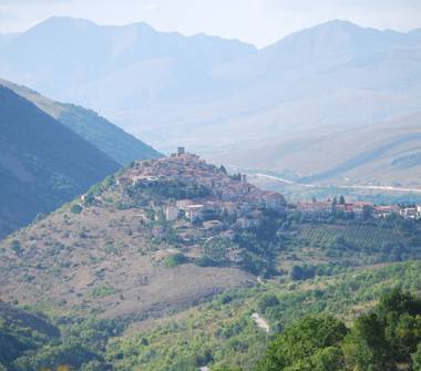 Affitto Appartamento Vacanze a Ortona dei Marsi (L'Aquila), Vico delle Tre Potenze 8