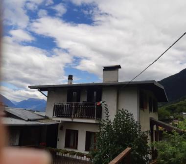 Trilocale in vendita a Castello dell'Acqua (Sondrio), Via Pola 10