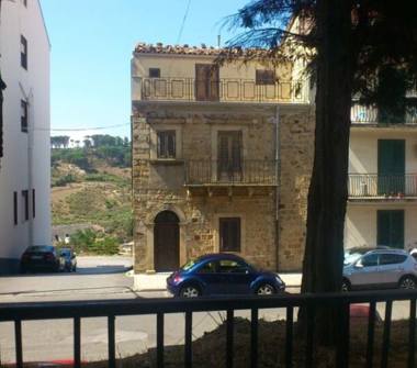 Casa indipendente in vendita a Mistretta (Messina), Via Anna Salamone 95