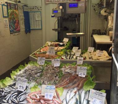 Negozio di alimentari in vendita a Genova, Zona Bolzaneto, Via Filippo Bettini 12r