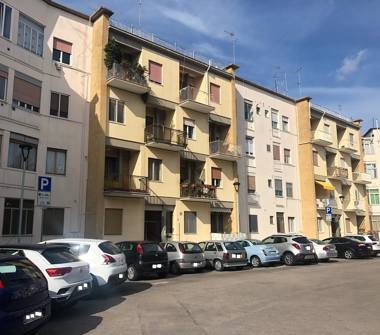 Palazzo/Stabile in affitto a Lecce (Lecce), Via Luigi Pirandello 31