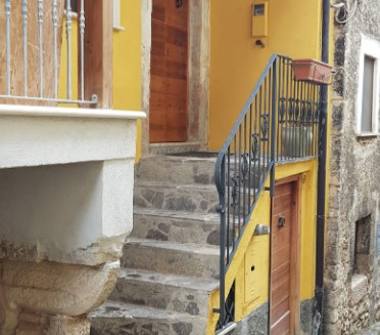 Casa indipendente in vendita a Rocca Pia (L'Aquila), Via Roma 0