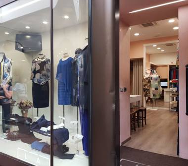 Negozio in affitto a Lecco, Frazione Centro città