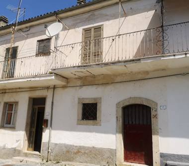 Casa indipendente in vendita a Cerro al Volturno, Frazione Piano D'ischia, Via Torino 1